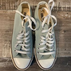Womens Converse size 6